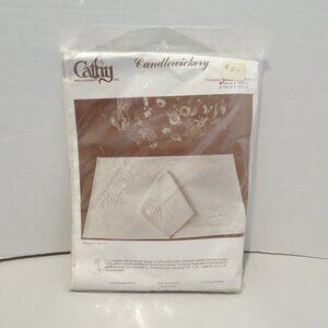 Cathy Needlecraft Candlewickery Pineapple Placemat/Napkins Set of 4 NEW